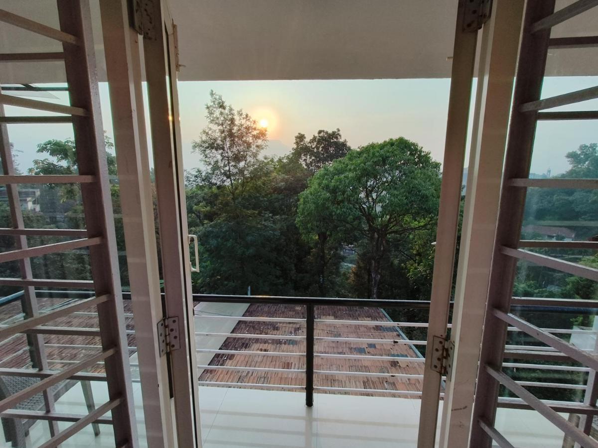 Red Stone Villas Coorg 马迪凯里 外观 照片