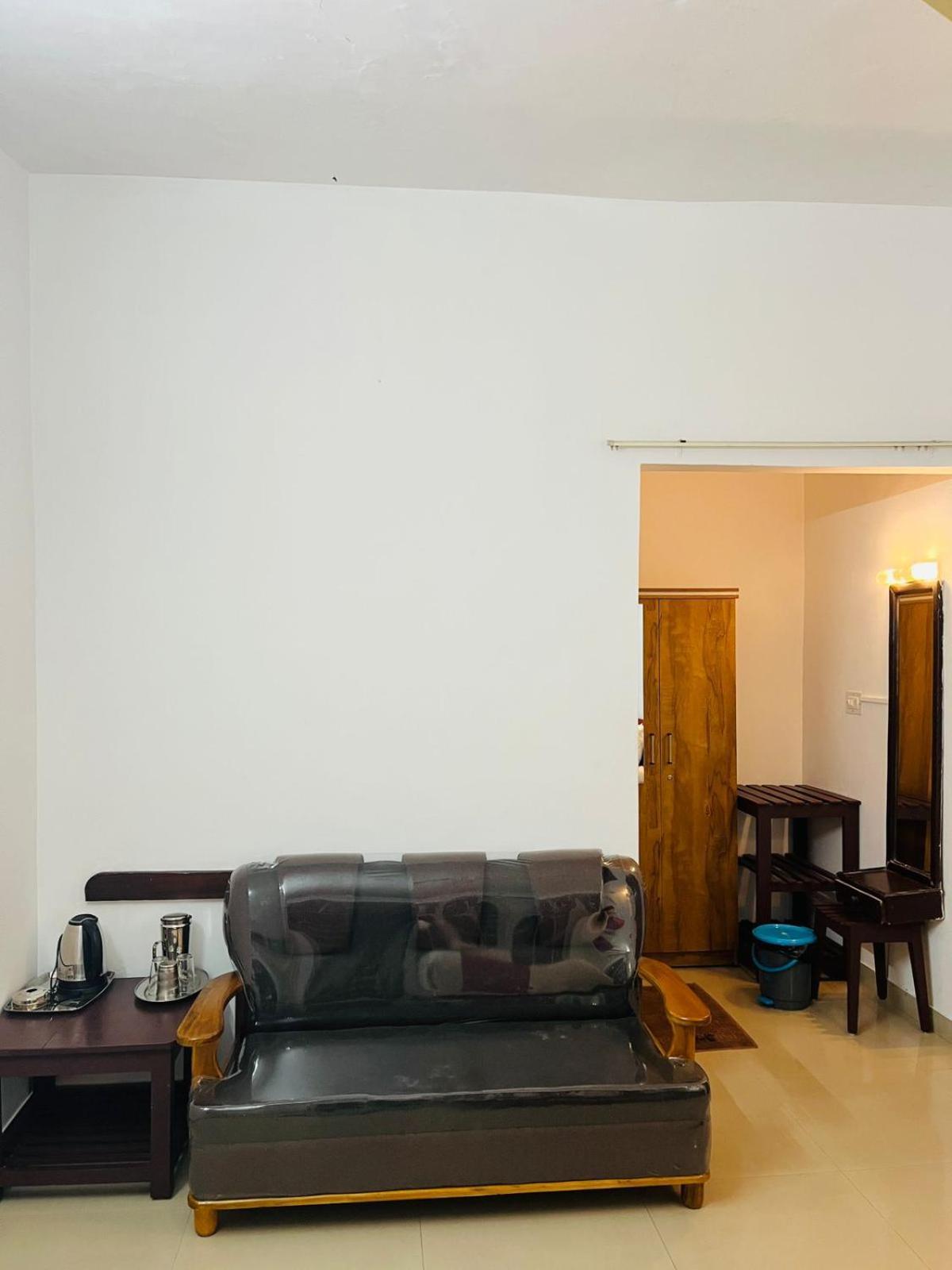 Red Stone Villas Coorg 马迪凯里 外观 照片