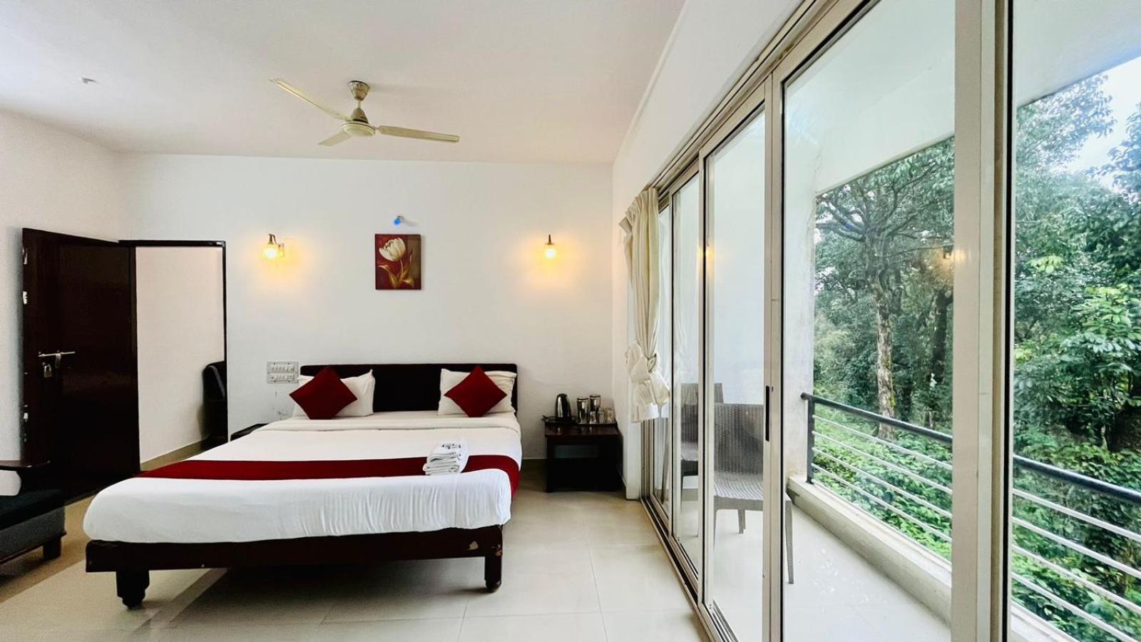 Red Stone Villas Coorg 马迪凯里 外观 照片