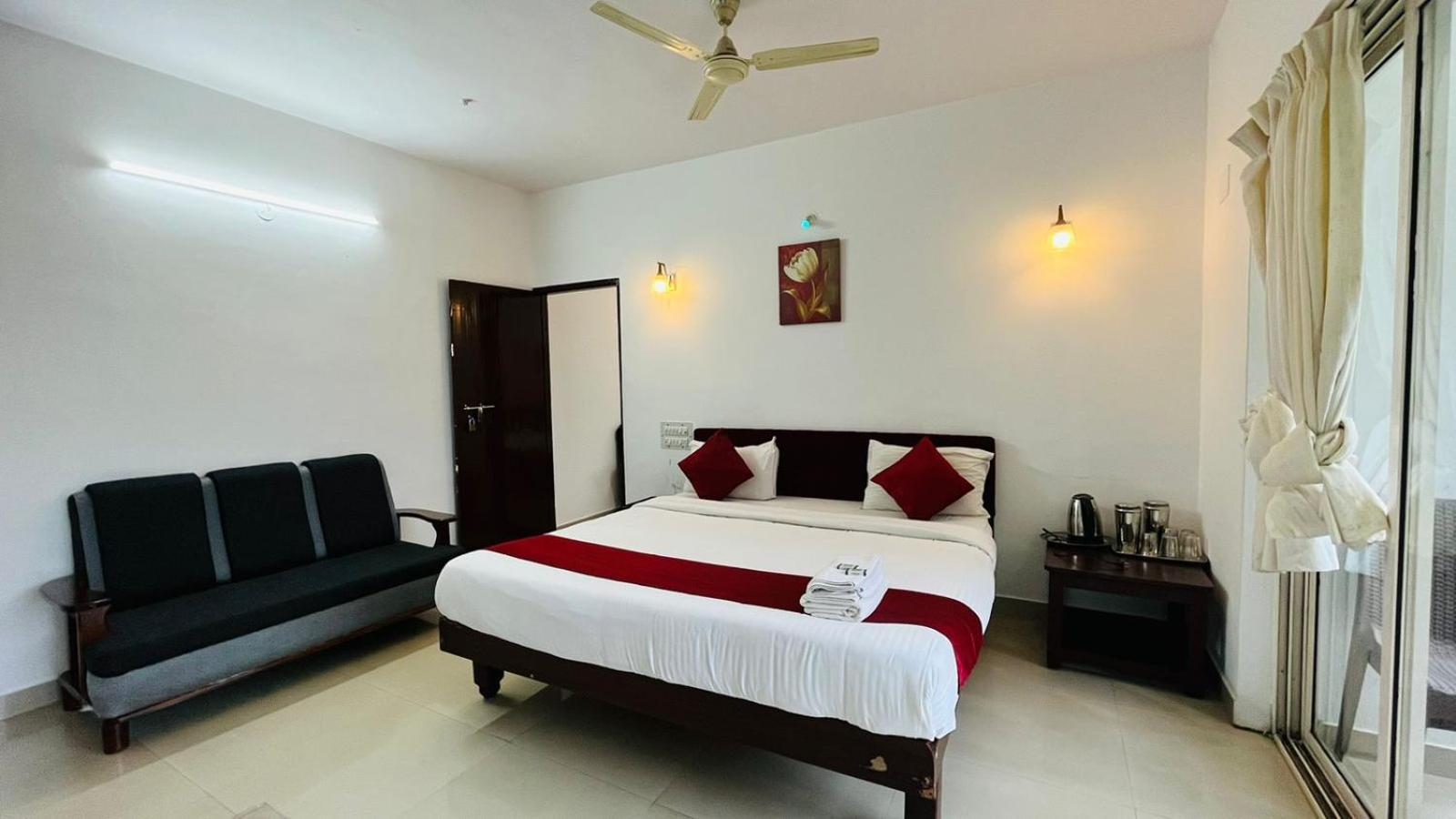Red Stone Villas Coorg 马迪凯里 外观 照片