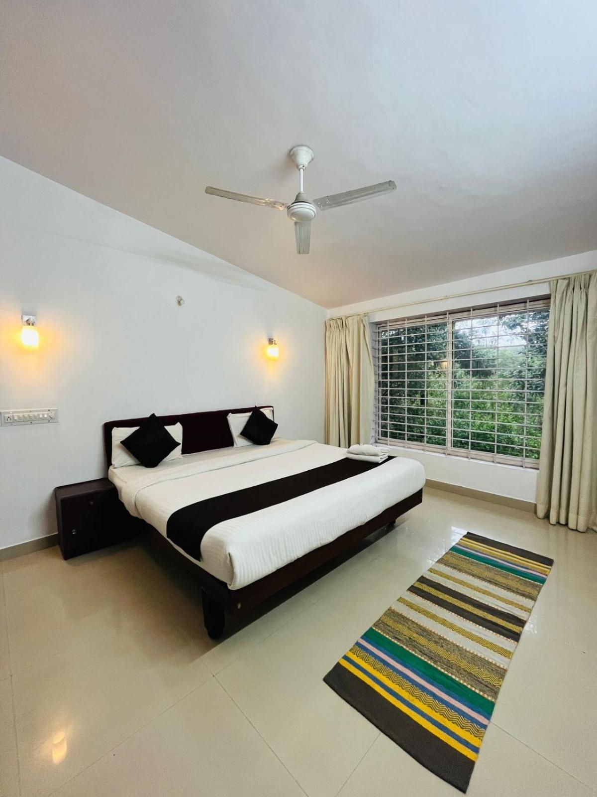 Red Stone Villas Coorg 马迪凯里 外观 照片