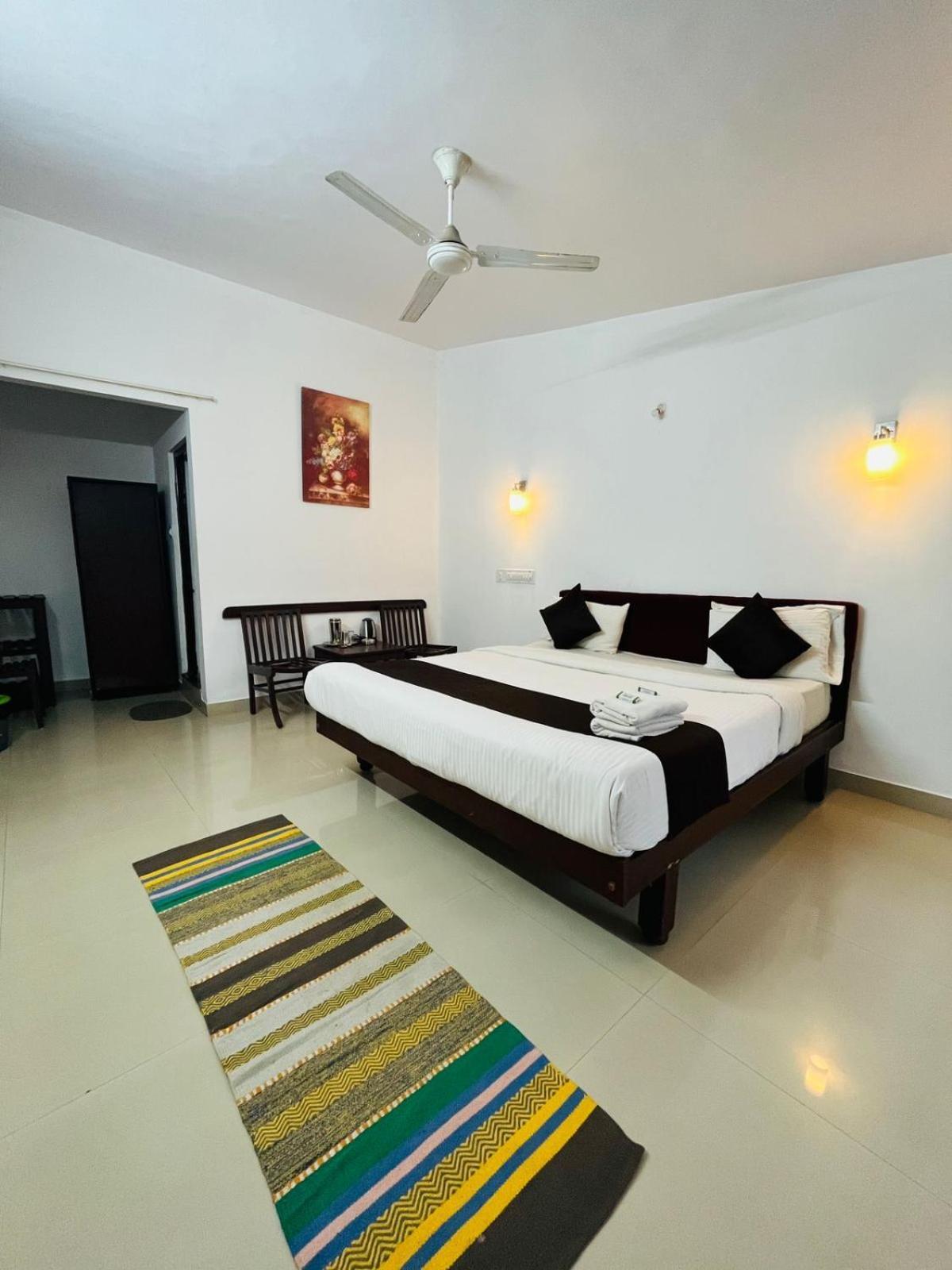 Red Stone Villas Coorg 马迪凯里 外观 照片