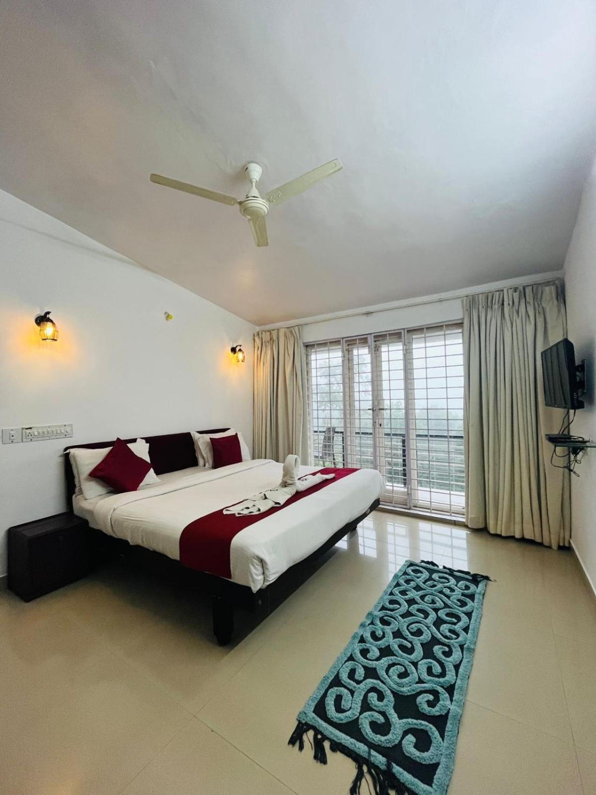 Red Stone Villas Coorg 马迪凯里 外观 照片